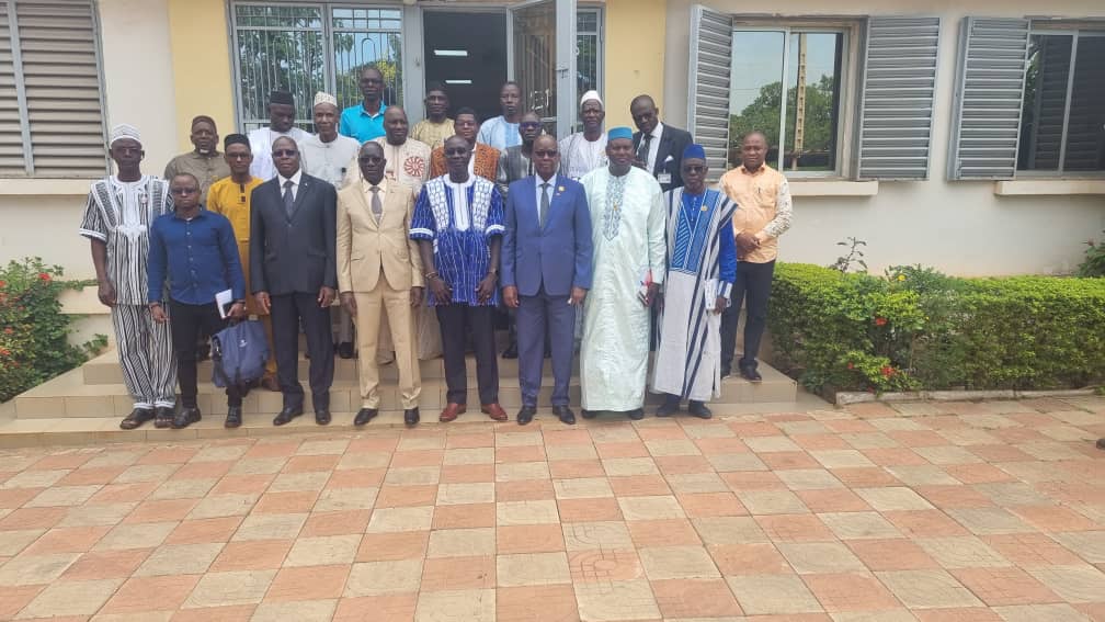 L’exploitation minière artisanale :  Une mission Burkinabè de haut niveau reçue par le Président du CESEC